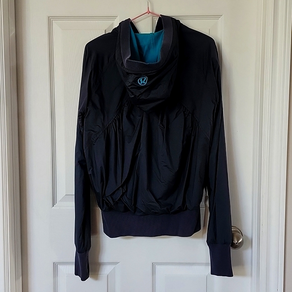 Vintage Lululemon riversable hoodie - Picture 2 of 9